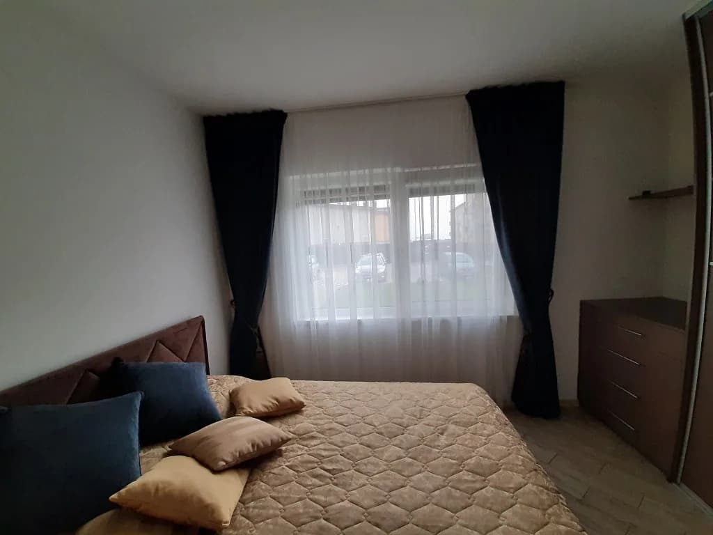 20191220 naktinės užuolaidos ir pagalvėlės iš Ambera Indigo