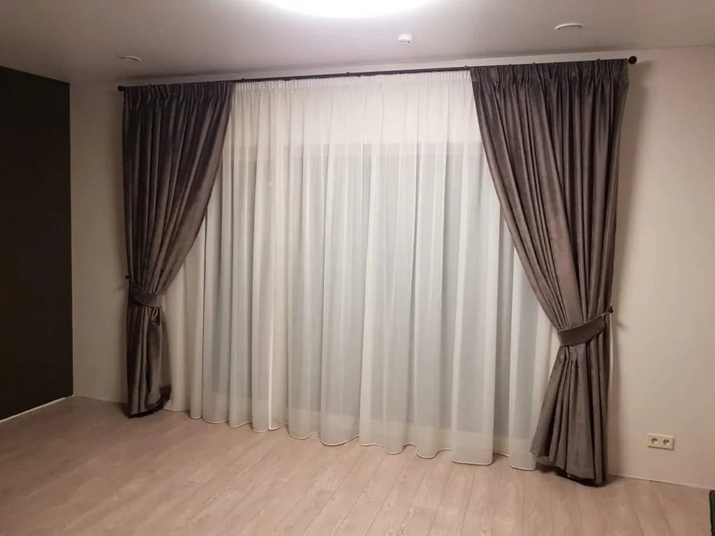 20200203 užuolaidos iš šokolado sp. veliūro