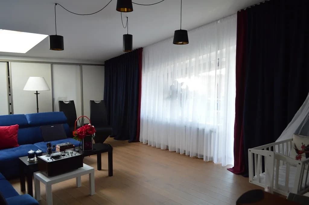 20190407 užuolaidos svečių kambaryje